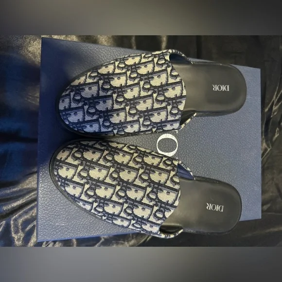 Dior slipper/shoes wore only one time size 41/8 Original.